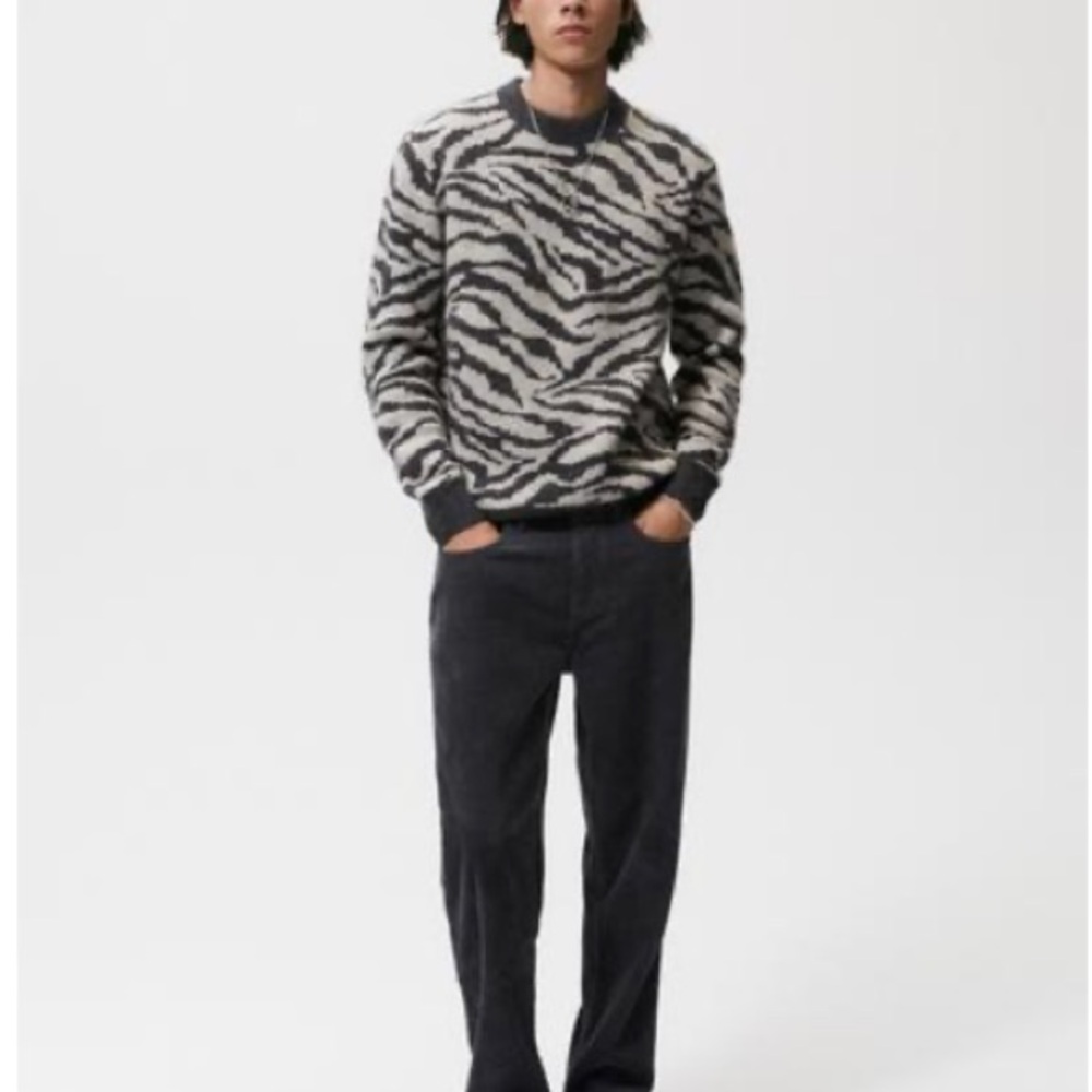 Zara Black and White Knit Sweater